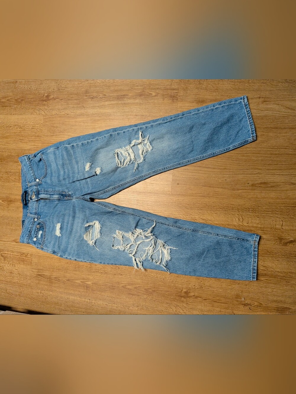 Aéropostale Mom Jeans Size 6 Distressed Light Wash High Rise Denim